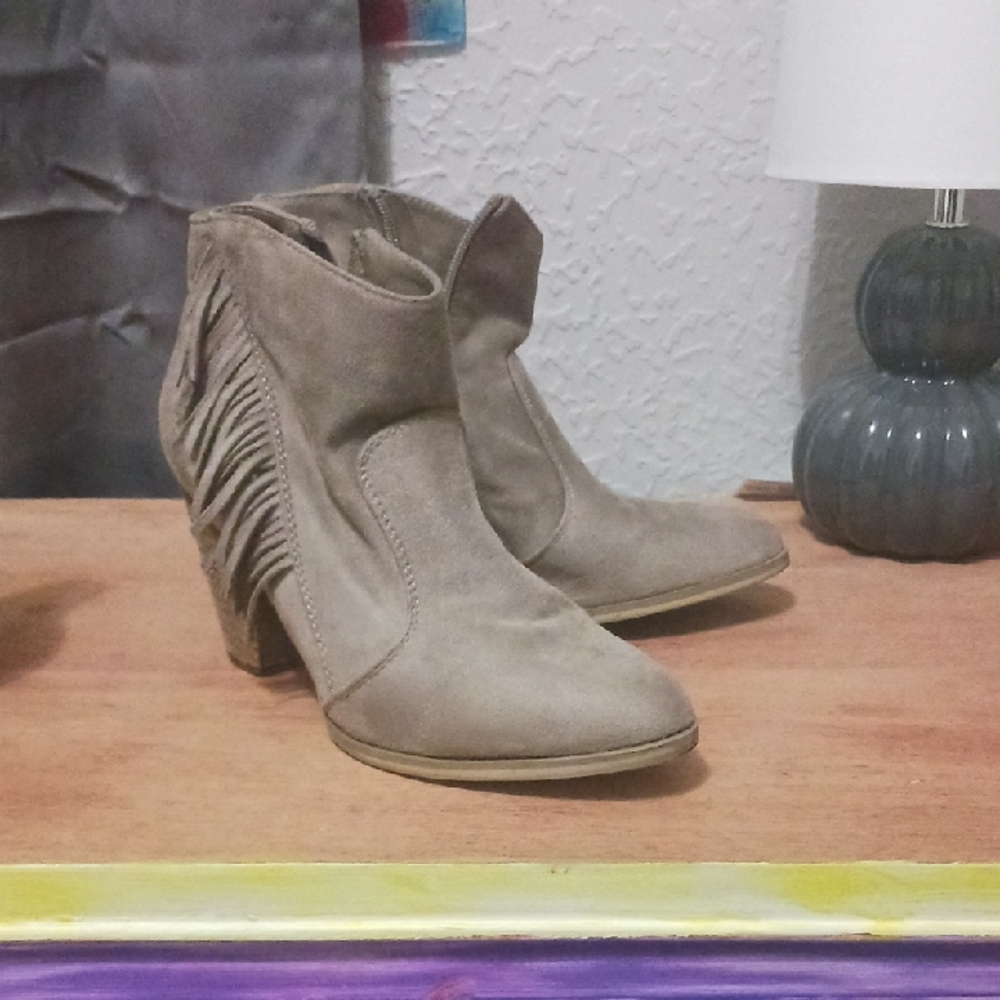 Cato Suede Fringe Ankle Boots - Taupe